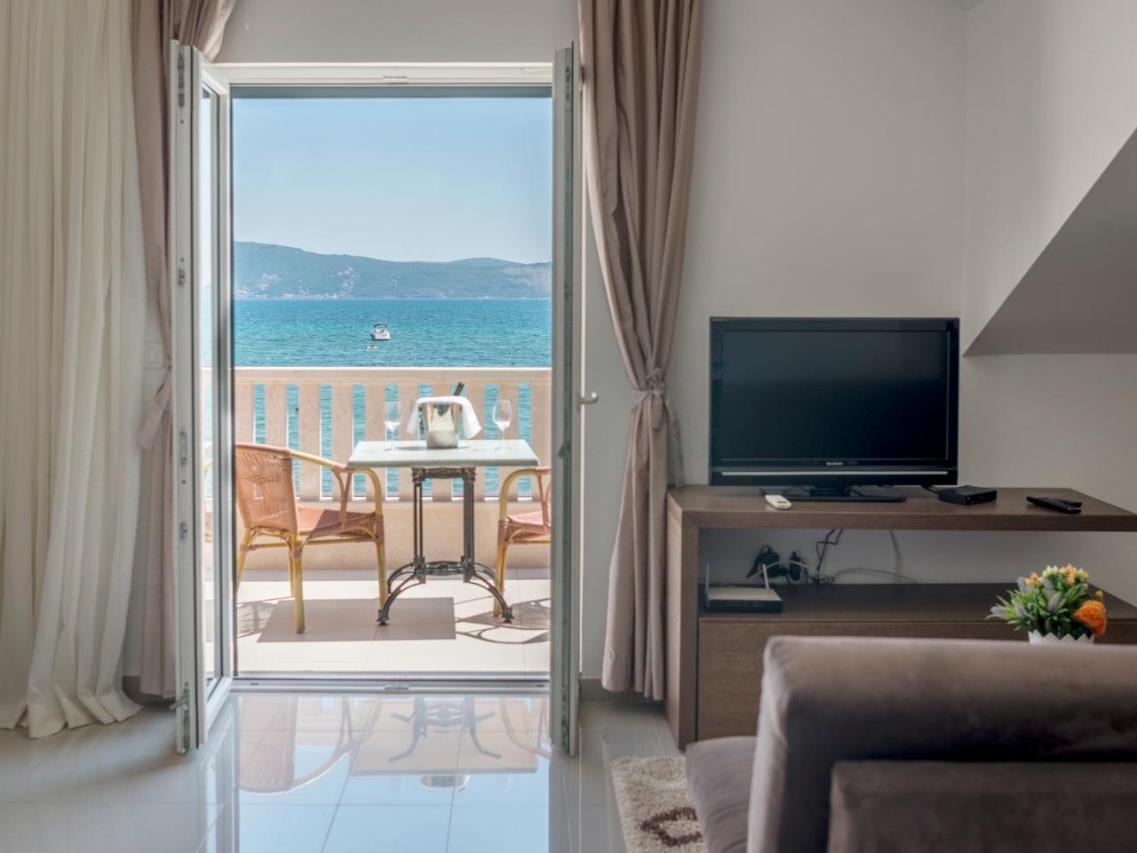 Grifone Coastline Apartment Herceg Novi Exterior photo